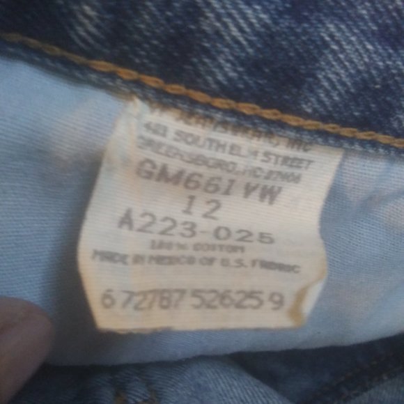 Vintage  Gitano  distressed jean shorts - Picture 3 of 7